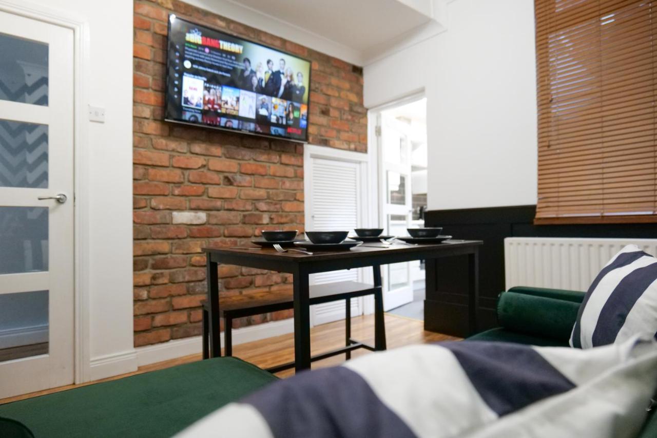 Broadway Belfast! Central Location! Sleeps 6! Dış mekan fotoğraf