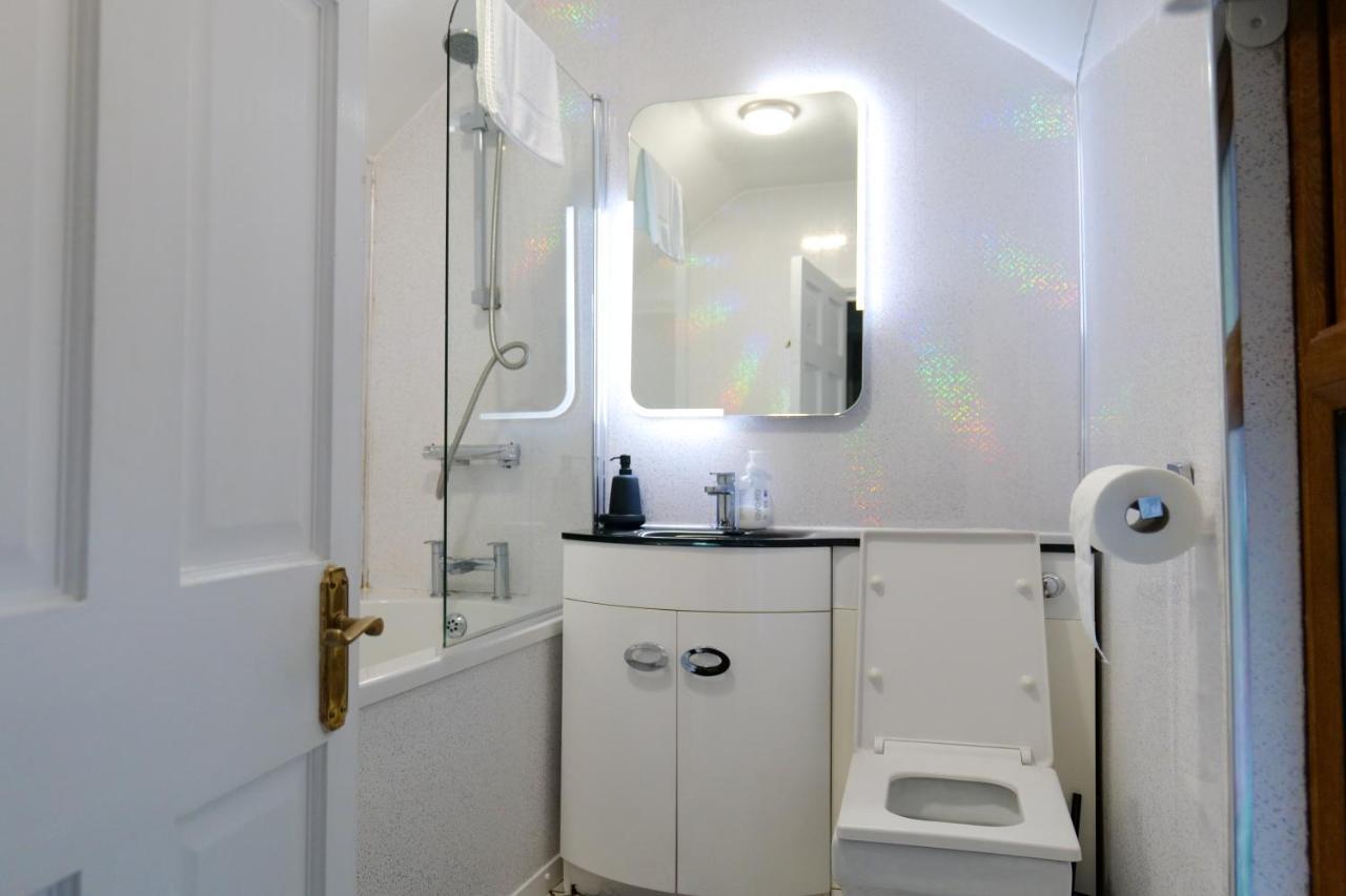 Broadway Belfast! Central Location! Sleeps 6! Dış mekan fotoğraf